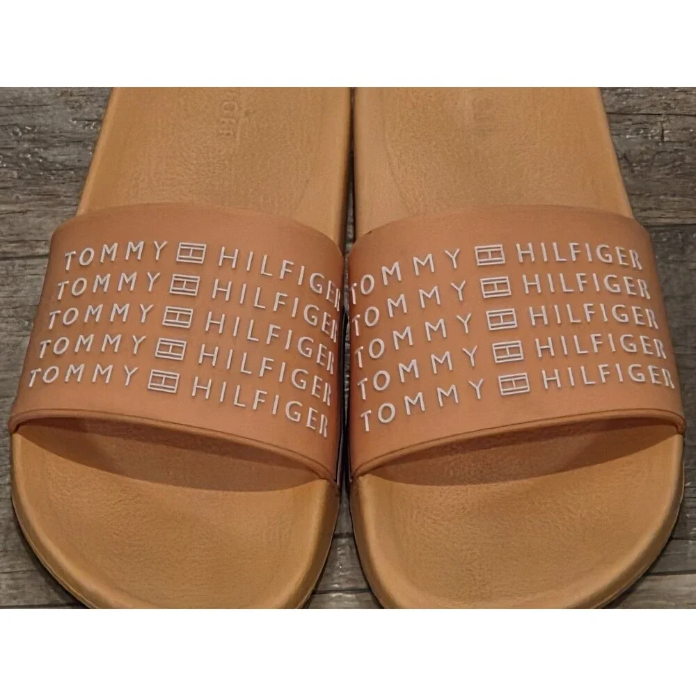 Tommy Hilfiger Esco-C slide sandals featuring a high relief logo strap -Size 10M